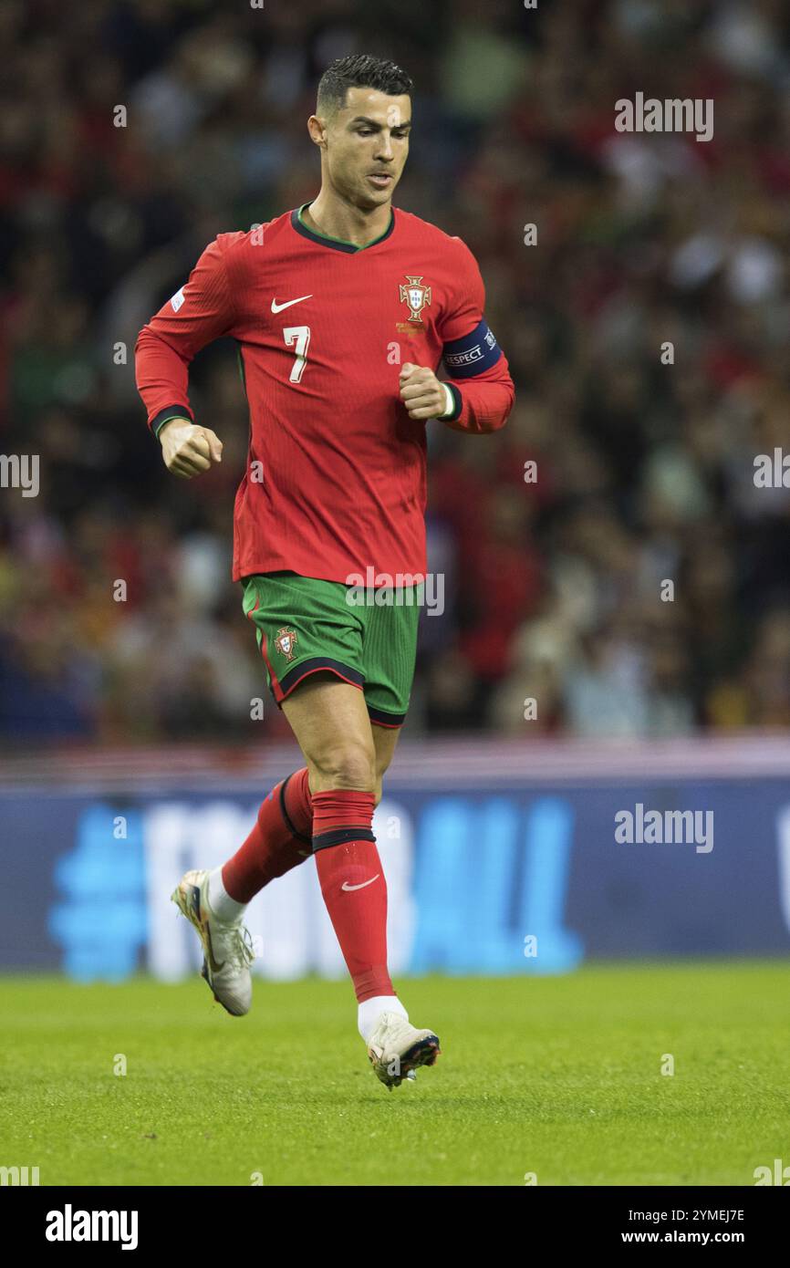 Fußballspiel, Cristiano RONALDO CR7 Portugal läuft nach rechts und fokussiert, Estadio do Dragao, Porto, Portugal, Europa Stockfoto