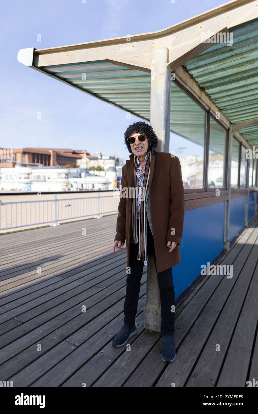 Ray Dorset, auch bekannt als Mungo Jerry, der Frontmann der britischen Rockband Mungo Jerry, fotografierte am Bournemouth Pier an der Südküste Englands. Stockfoto