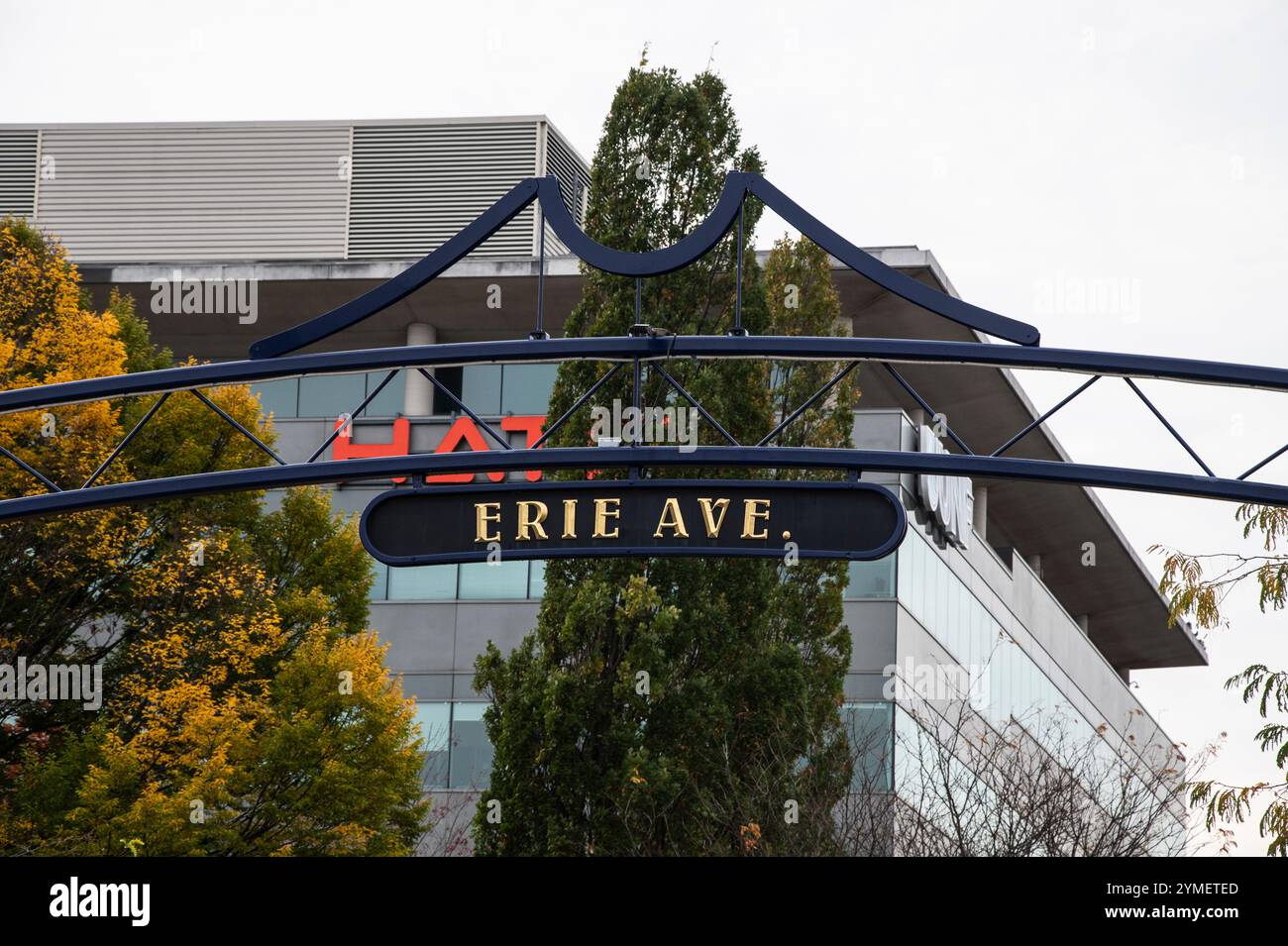 Schild Erie Avenue im Queen Street District in Niagara Falls, Ontario, Kanada Stockfoto