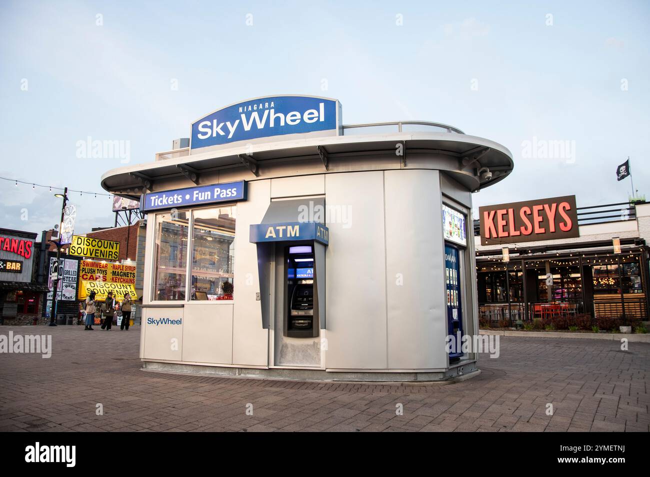 Sky Wheel Ticketschalter auf Clifton Hill in Niagara Falls, Ontario, Kanada Stockfoto