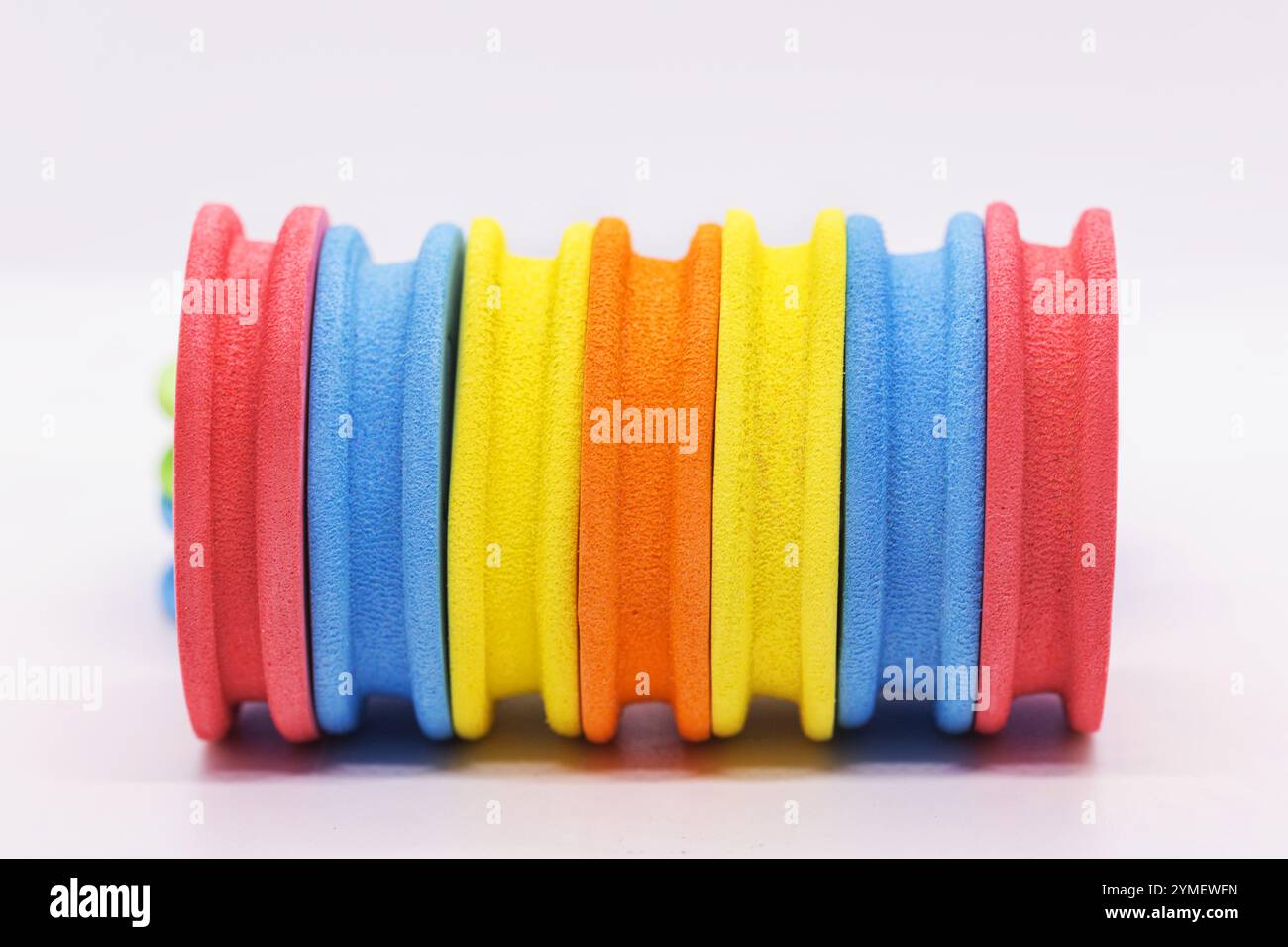 Angelzubehör, EVA-Gummiwickler in verschiedenen Farben, um Ihre Leine zu sichern. Stockfoto