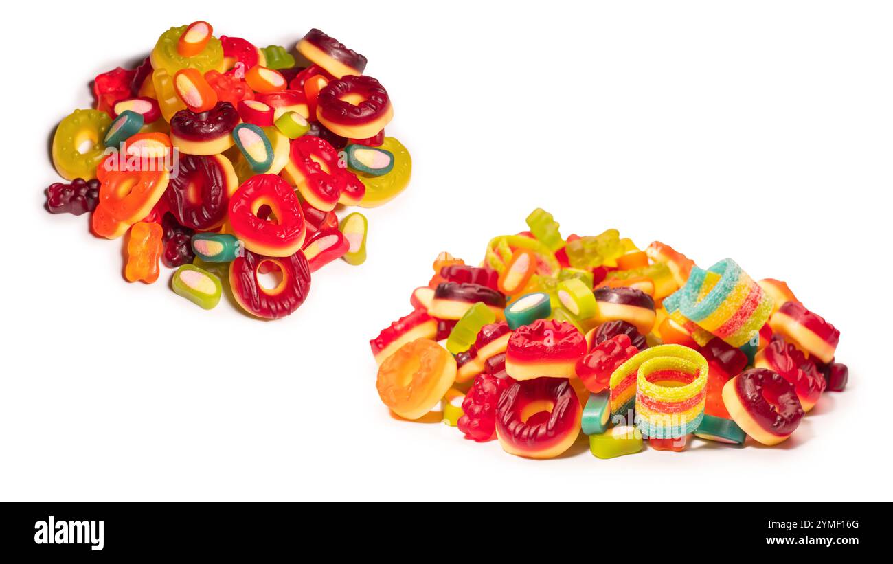 Bunte Gummibonbons. Draufsicht. Donuts mit Marmelade. Gelee-Bären. Isoliert auf weißem Hintergrund. Stockfoto