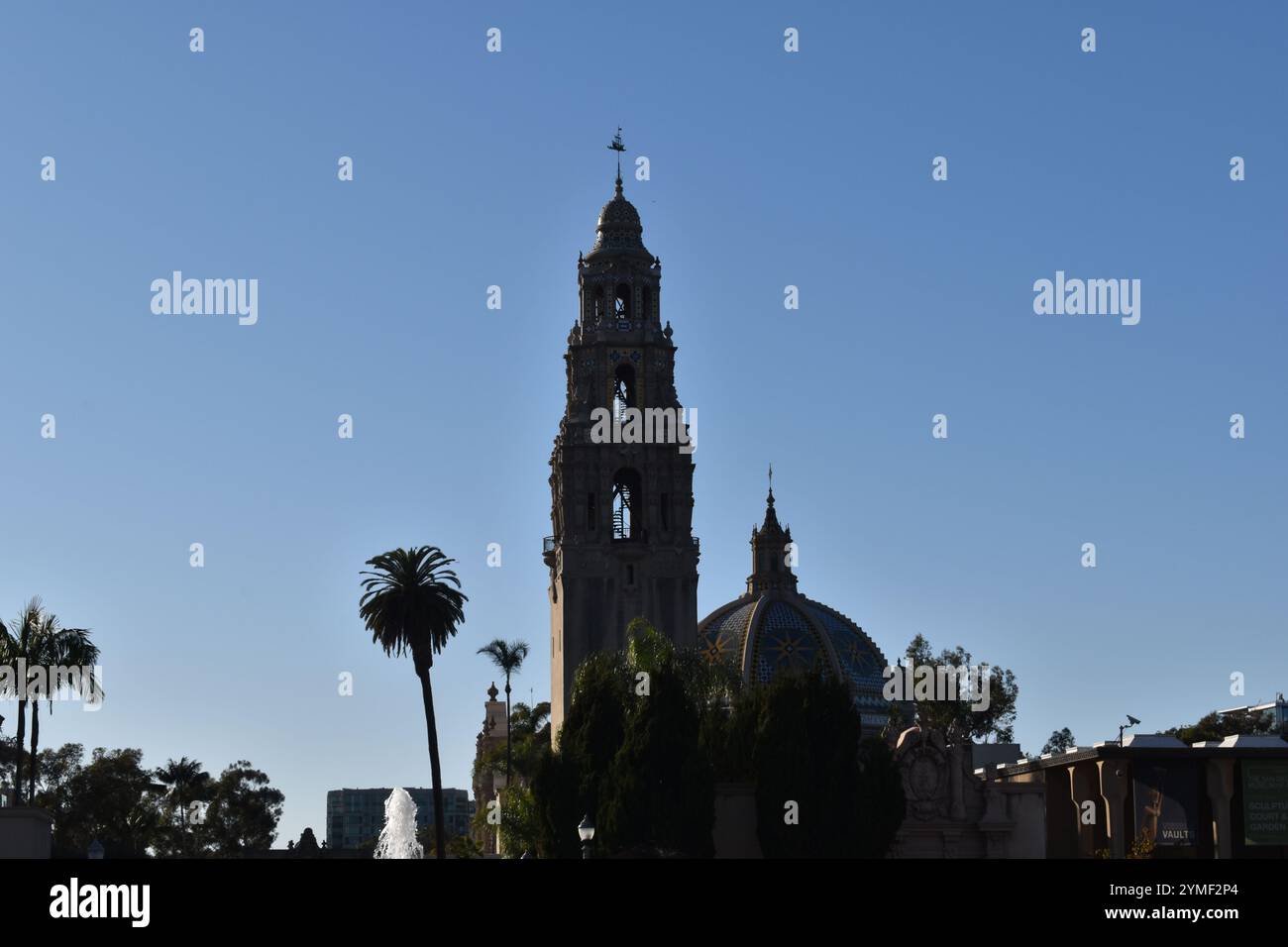 Die Weihnachtskollektion San Diego Balboa Park fängt das Wesen der Weihnachtszeit vor einem Hintergrund historischer Bedeutung und künstlerischer Schönheit ein. Stockfoto