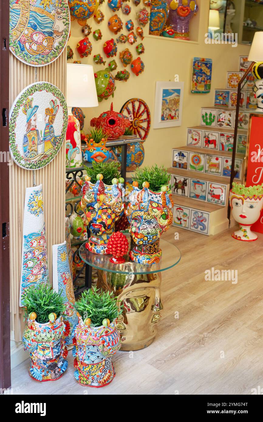 Souvenirladen, Taormina, Sizilien, Italien Stockfoto