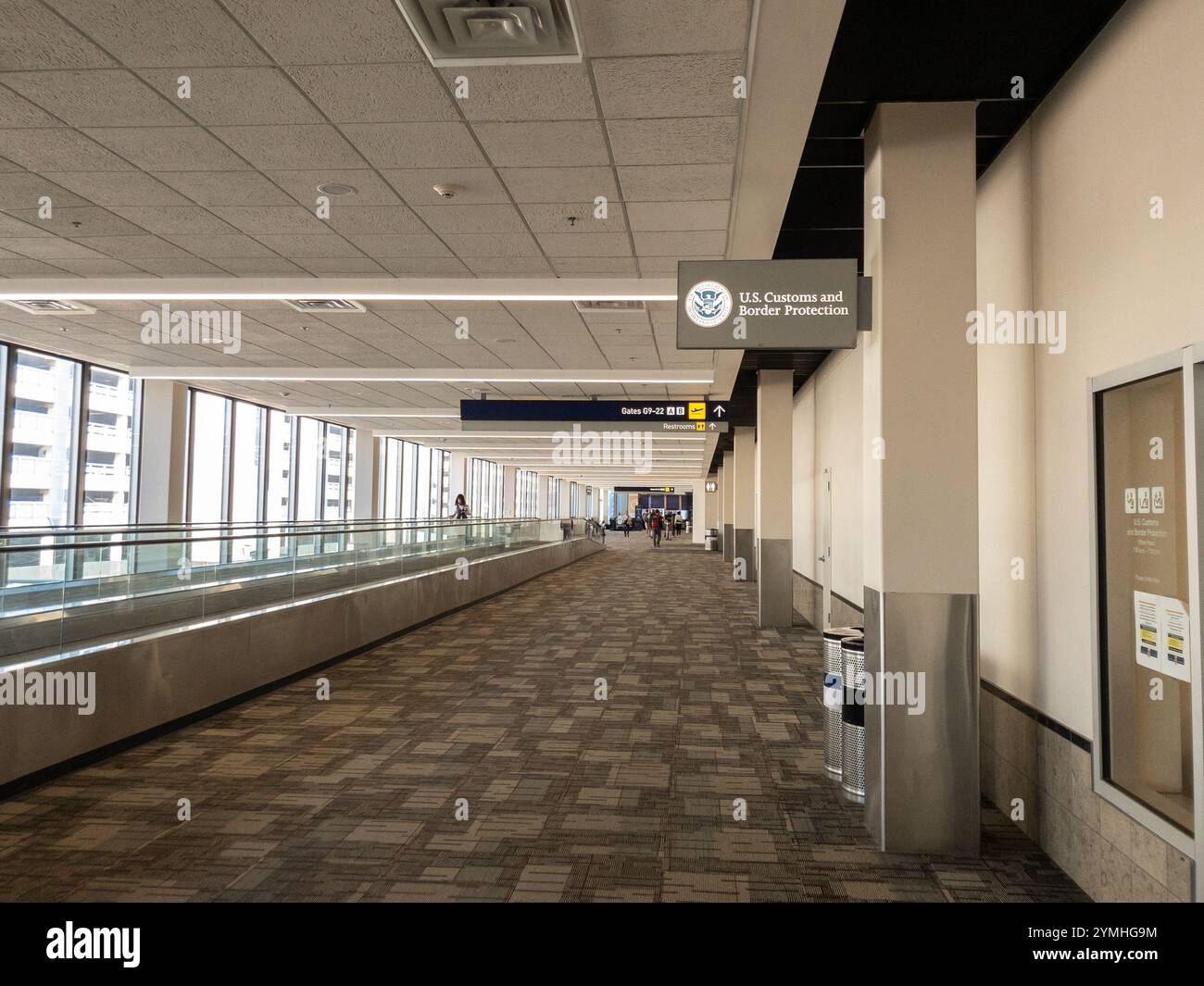 MINNEAPOLIS, 21. AUGUST 2024: US Customs and Border Protection (CBP) Büro am Flughafen Minneapolis, das für Einwanderung und Zollabwicklung zuständig ist Stockfoto