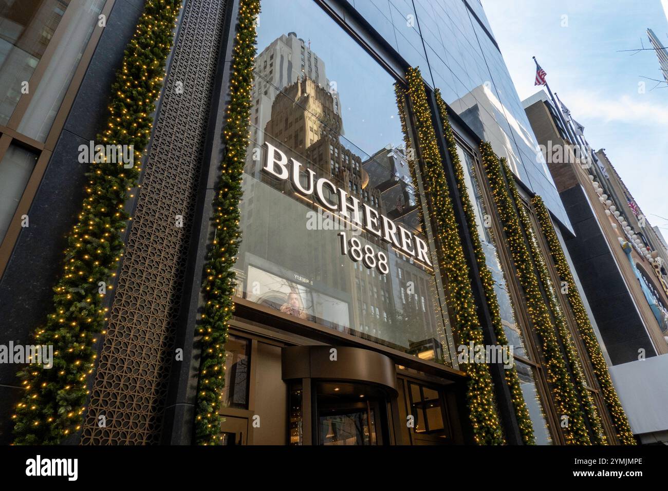 Bucherer TimeMachine verkauft teure Uhren in seinem Verkaufsraum E 57th St, 2024, NYC, USA Stockfoto