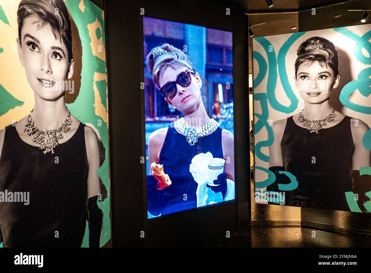 Tiffany & Co. Flagship Juweliergeschäft an der Fifth Avenue eröffnete seinen neu gestalteten Raum im April 2023 in New York City, USA 2024 Stockfoto