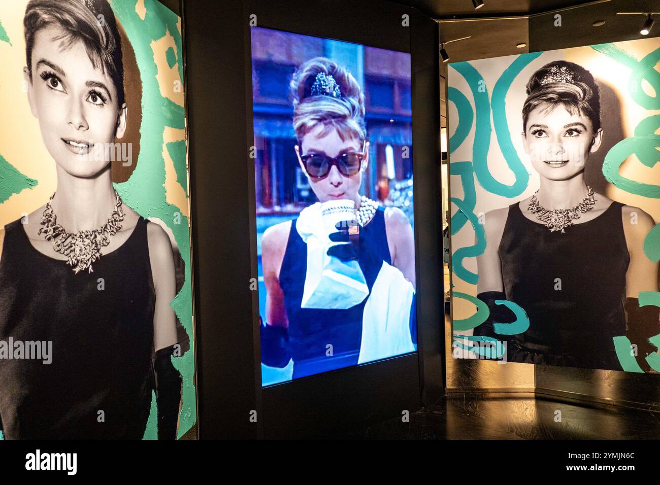 Tiffany & Co. Flagship Juweliergeschäft an der Fifth Avenue eröffnete seinen neu gestalteten Raum im April 2023 in New York City, USA 2024 Stockfoto