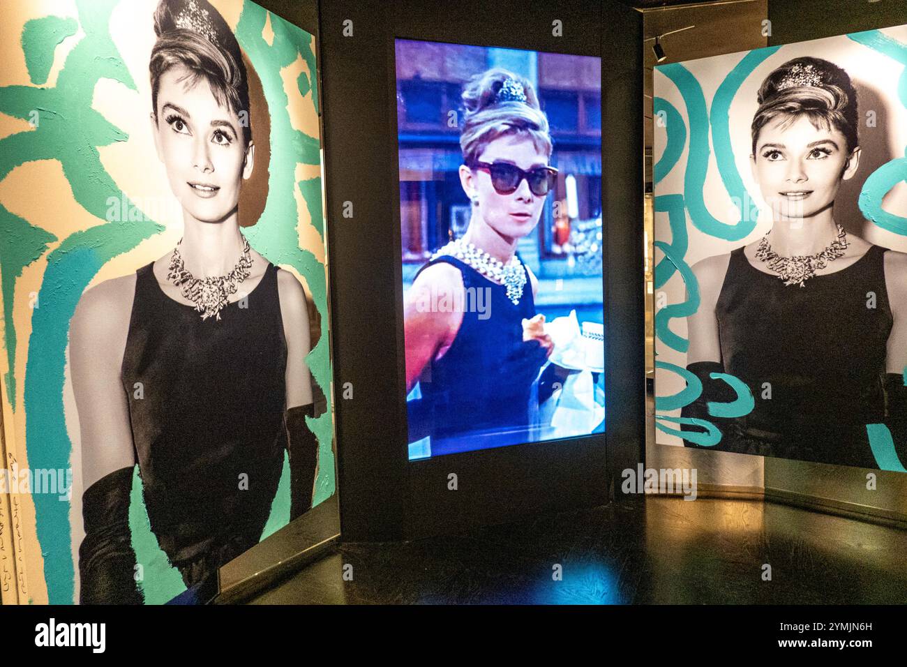 Tiffany & Co. Flagship Juweliergeschäft an der Fifth Avenue eröffnete seinen neu gestalteten Raum im April 2023 in New York City, USA 2024 Stockfoto