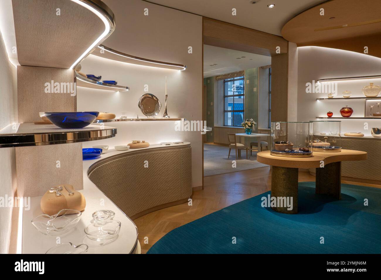 Tiffany & Co. Flagship Juweliergeschäft an der Fifth Avenue eröffnete seinen neu gestalteten Raum im April 2023 in New York City, USA 2024 Stockfoto