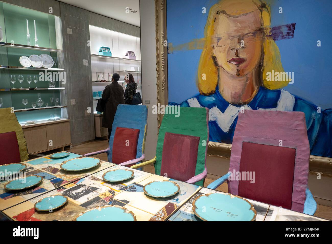 Tiffany & Co. Flagship Juweliergeschäft an der Fifth Avenue eröffnete seinen neu gestalteten Raum im April 2023 in New York City, USA 2024 Stockfoto