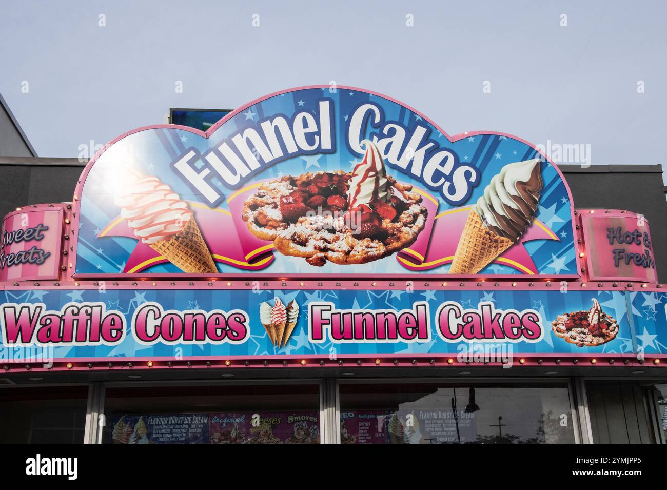 Trichterkuchen-Schild am Clifton Hill in Niagara Falls, Ontario, Kanada Stockfoto