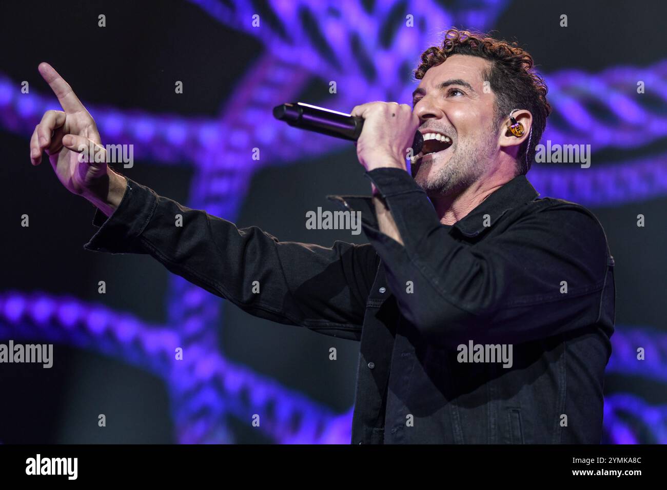 Buenos Aires (21. November 2024). Der spanische Sänger David Bisbal feiert sein 20-jähriges Jubiläum mit einem Konzert in der Movistar Arena. Quelle: Mariano Garcia/Alamy Live News Stockfoto