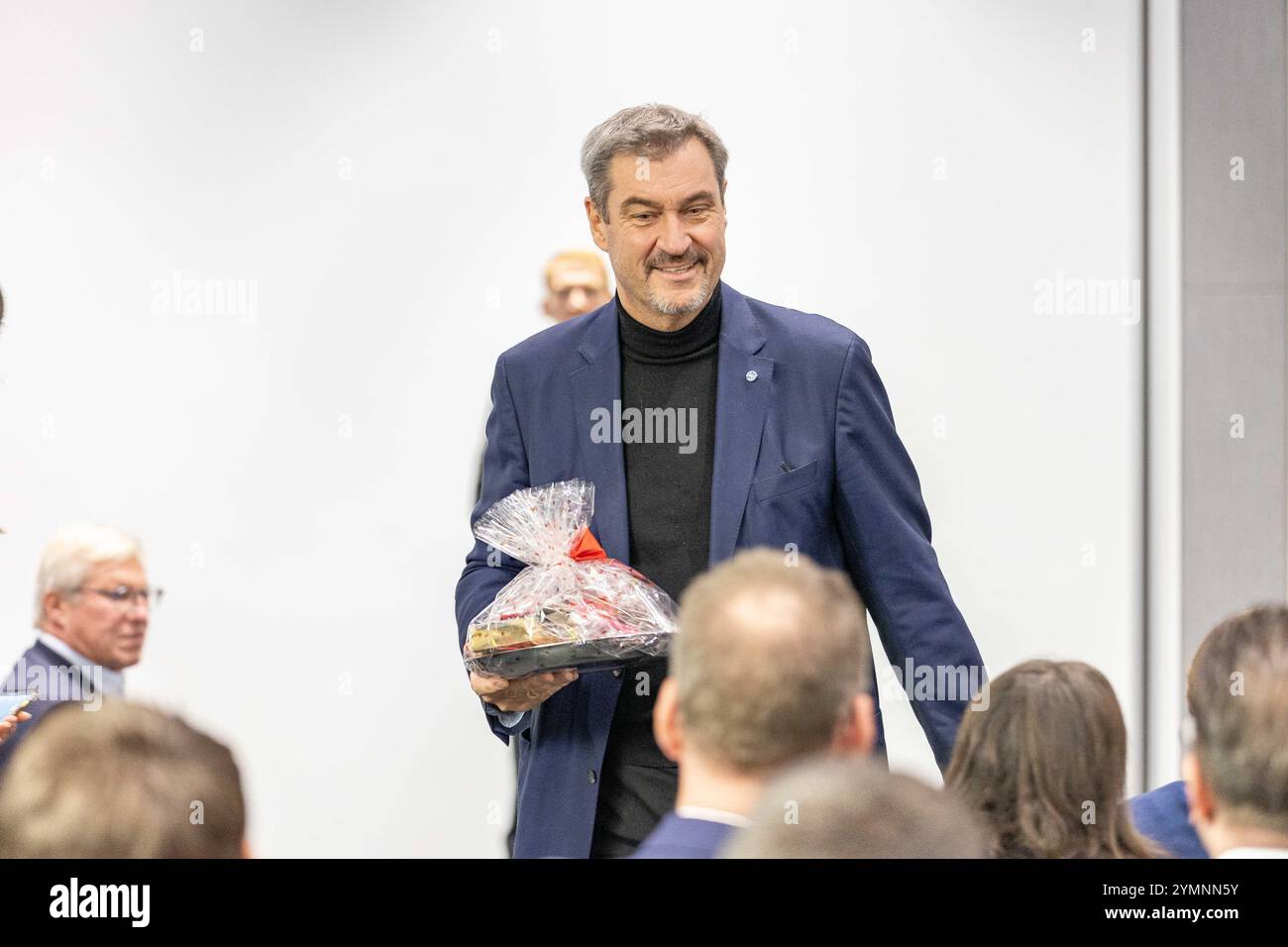 Ministerpräsident Markus Soeder ( CSU ) beim Bayerischen Bankentag 2024 am 22. November 2024 im HVB-Turm in München. (Foto: Alexander Pohl/SIPA USA) Stockfoto