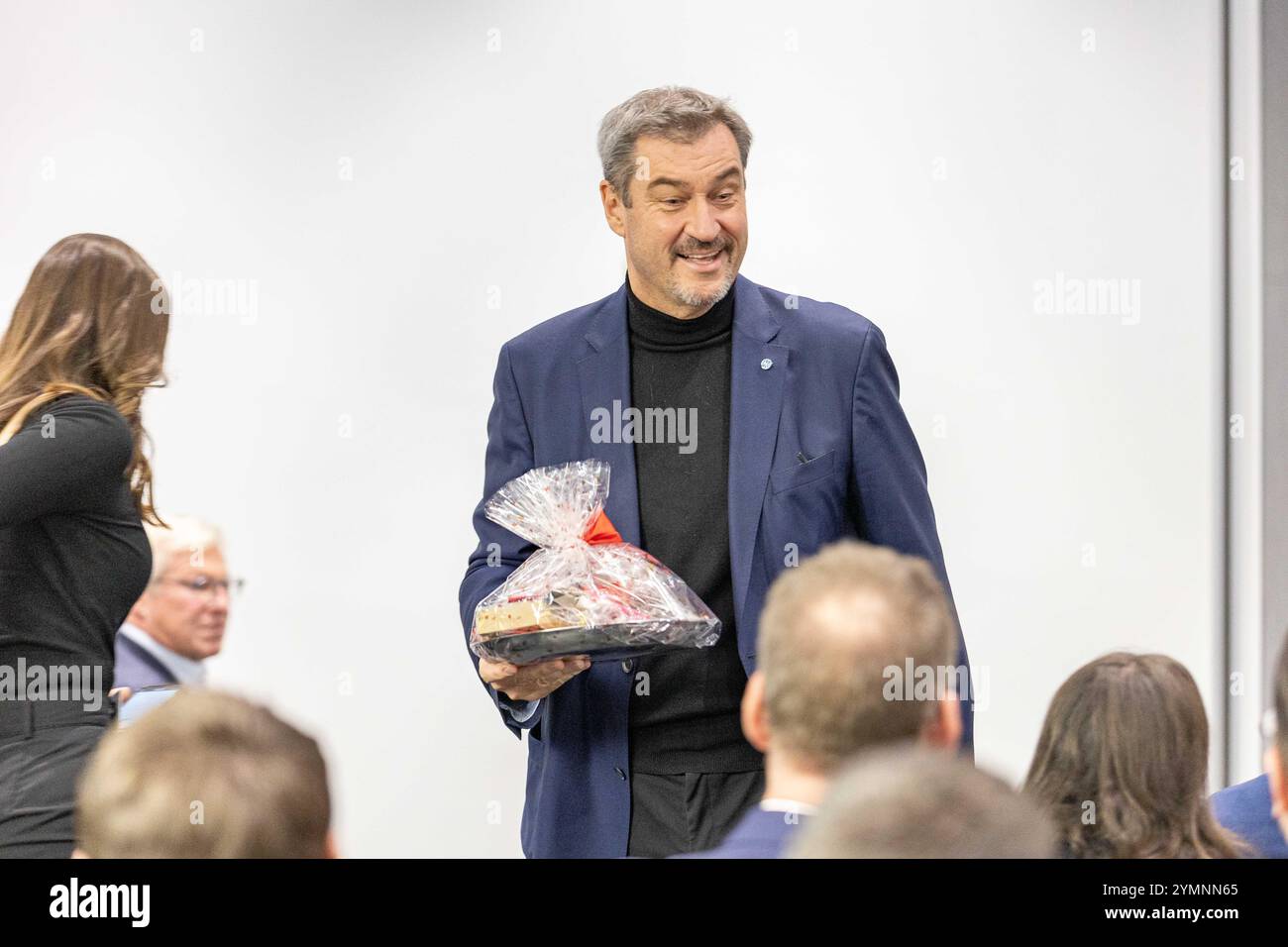 Ministerpräsident Markus Soeder ( CSU ) beim Bayerischen Bankentag 2024 am 22. November 2024 im HVB-Turm in München. (Foto: Alexander Pohl/SIPA USA) Stockfoto