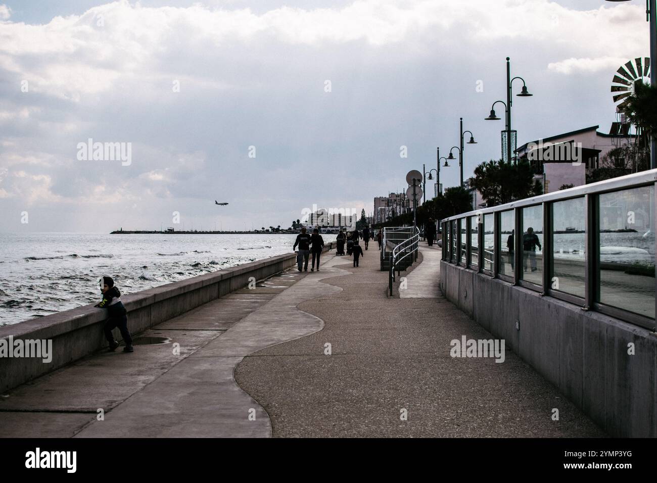 Eine Küste von Larnaca, Zypern im Dezember Stockfoto