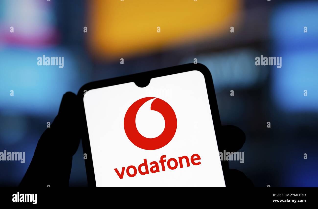 Das Vodafone-Logo wird auf dem Smartphone angezeigt. Stockfoto