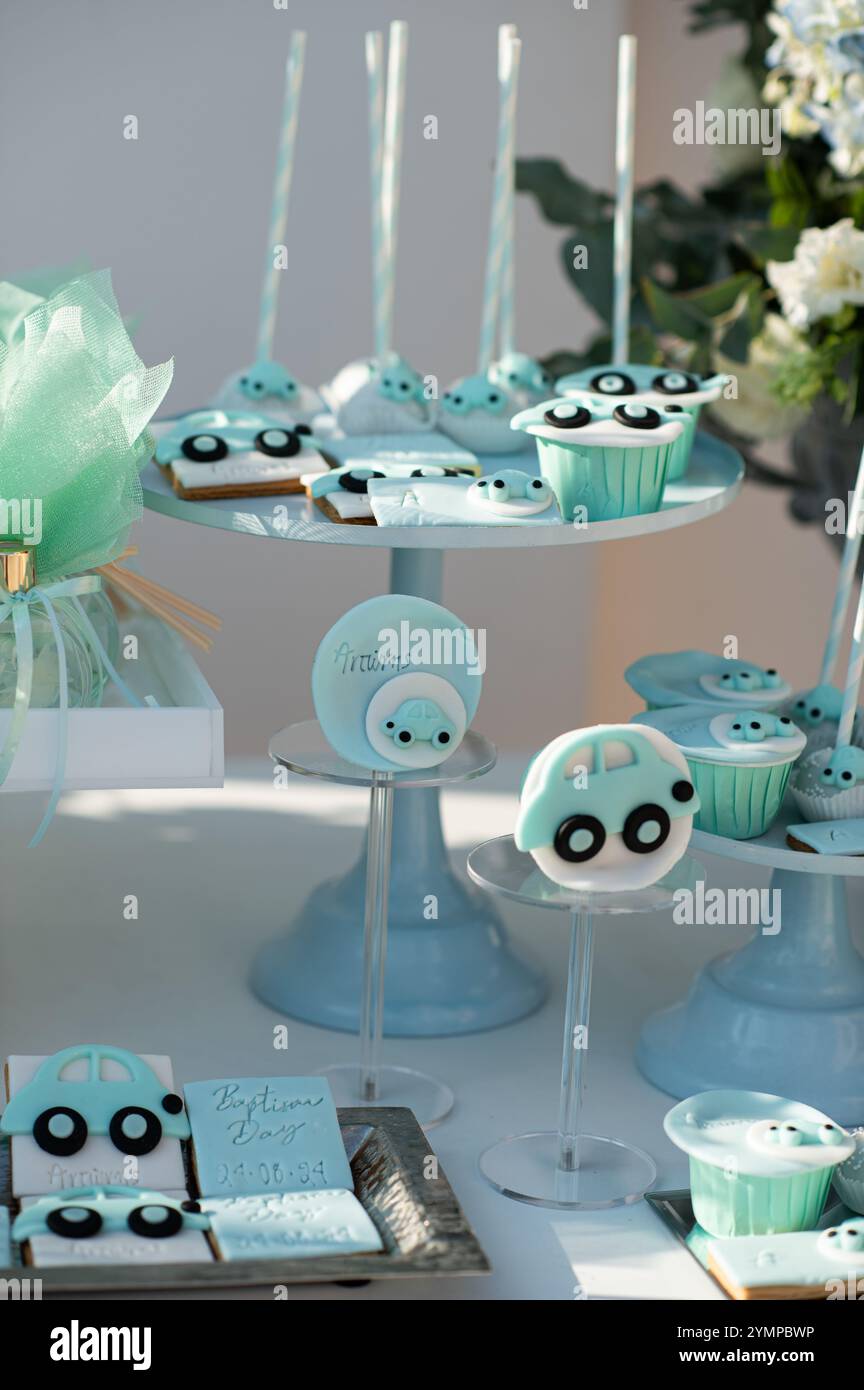 Taufkleidung in einer Kirche Stockfoto