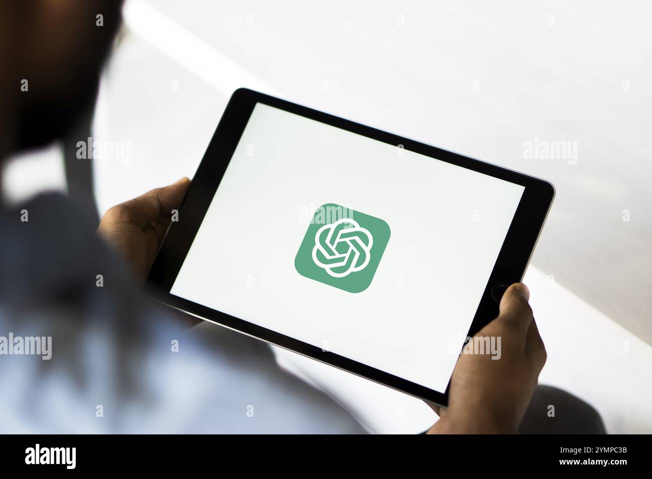 ChatGPT Chatbot-App für künstliche Intelligenz auf dem Smartphone-Bildschirm. Stockfoto