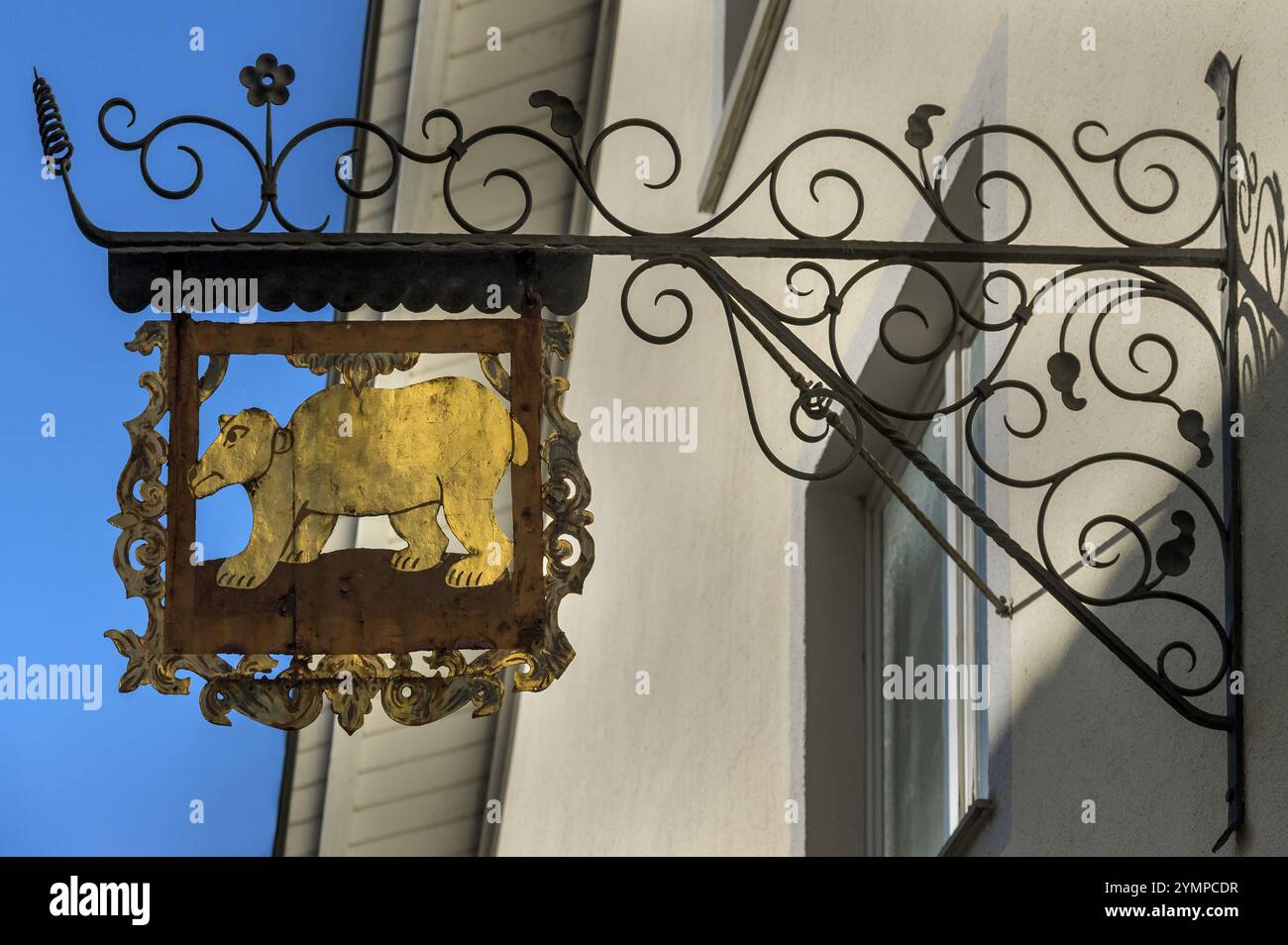 Nasenschild mit goldenem Bär, historische Altstadt, Bad Waldsee, Oberschwaben, Baden-Württemberg, Deutschland, Europa Stockfoto