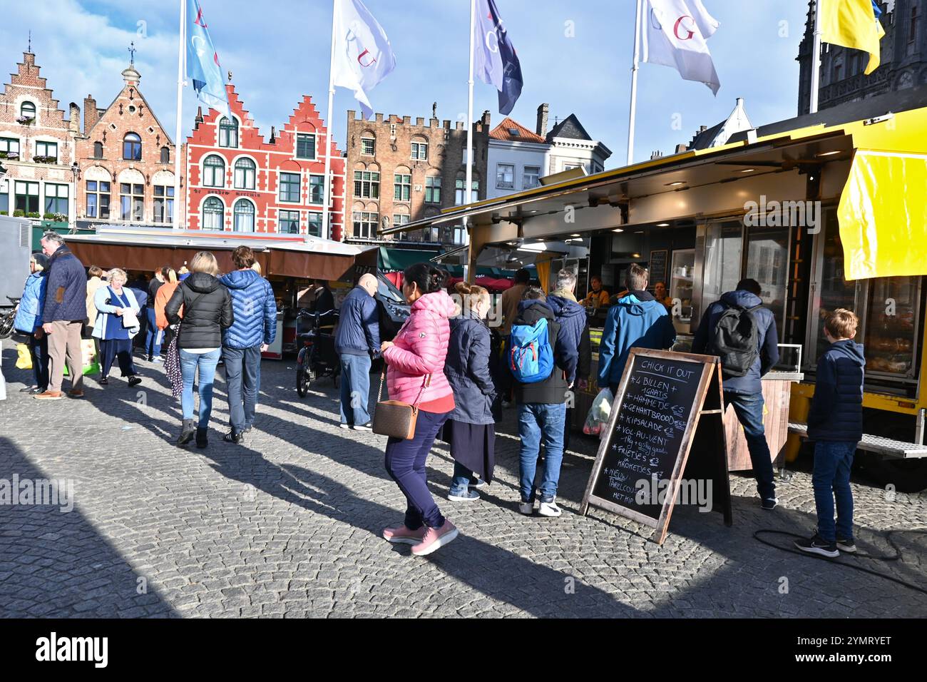 Brügge Bauernmarkt im Markt – Brügge, Belgien – 23. Oktober 2024 Stockfoto