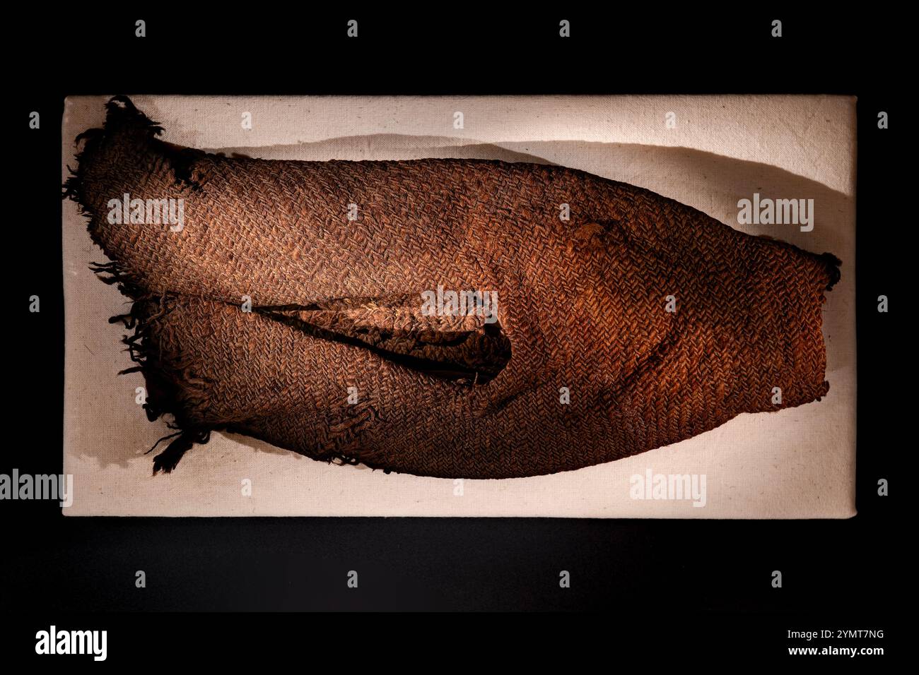 Strickschuh (15. Jahrhundert). Gesehen im Isländischen Nationalmuseum (Þjóðminjasafnið), Reykjavík, Island. Stockfoto