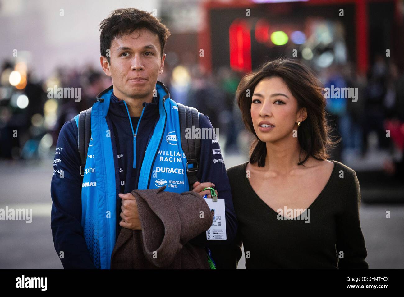 Alex Albon (THA, Williams Racing #23) und seine Freundin, die Profi-Golferin Muni 'Lily' He. USA, Formel 1 Weltmeisterschaft, Grand Prix von Las Vegas, Las Vegas Strip Circuit, 22.11.2024 Foto: Eibner-Pressefoto/Thomas Fuessler Stockfoto