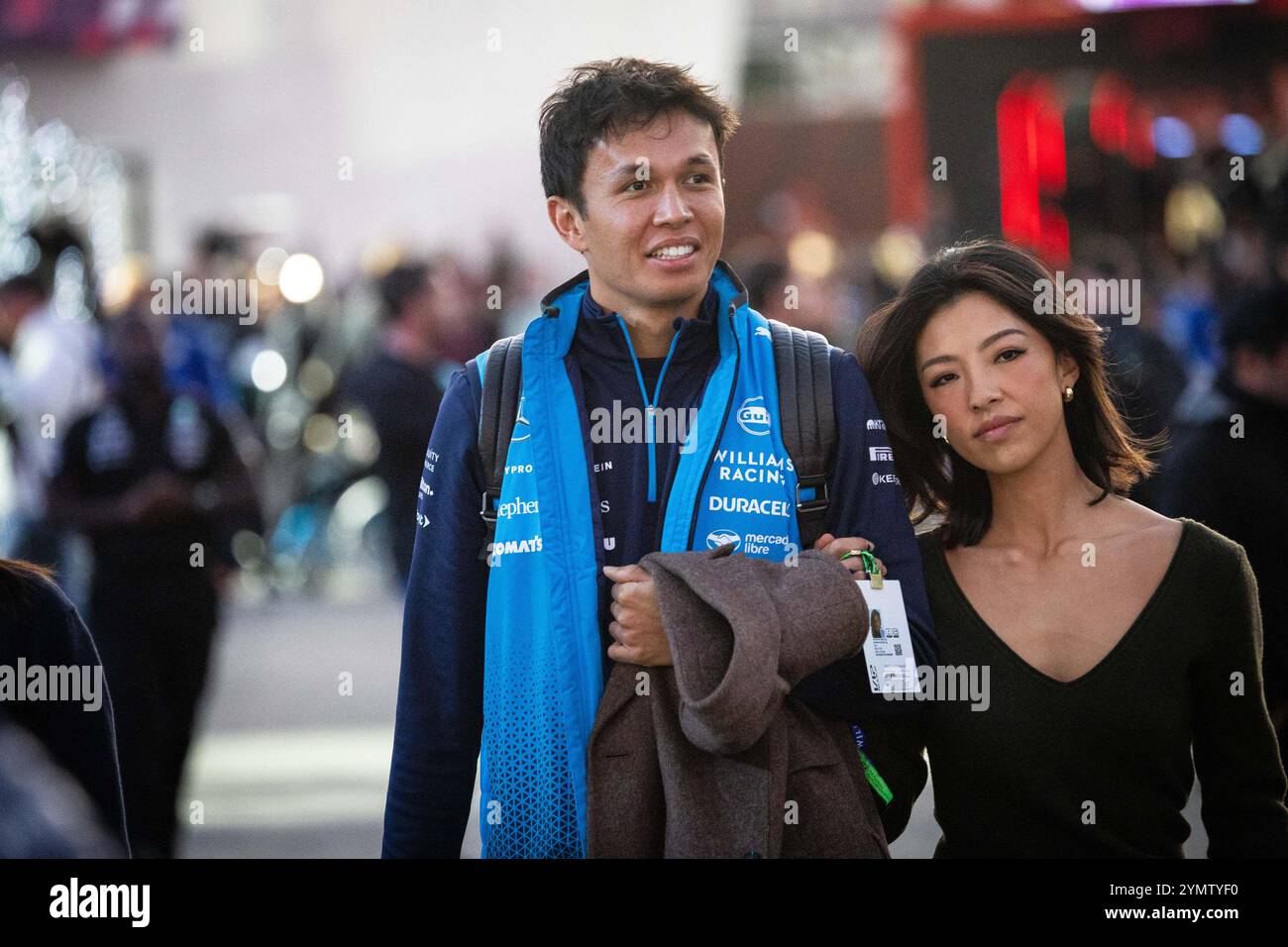 Alex Albon (THA, Williams Racing #23) und seine Freundin, die Profi-Golferin Muni 'Lily' He. USA, Formel 1 Weltmeisterschaft, Grand Prix von Las Vegas, Las Vegas Strip Circuit, 22.11.2024 Foto: Eibner-Pressefoto/Thomas Fuessler Stockfoto