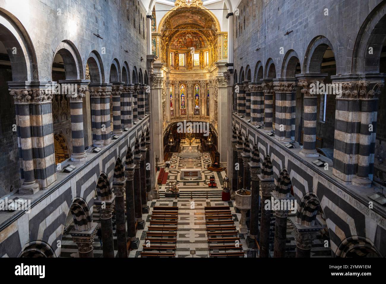 Cattedrale di San Lorenzo - Duomo di Genova die Kathedrale von innen. Genua, Italien 09.01.2024 Stockfoto