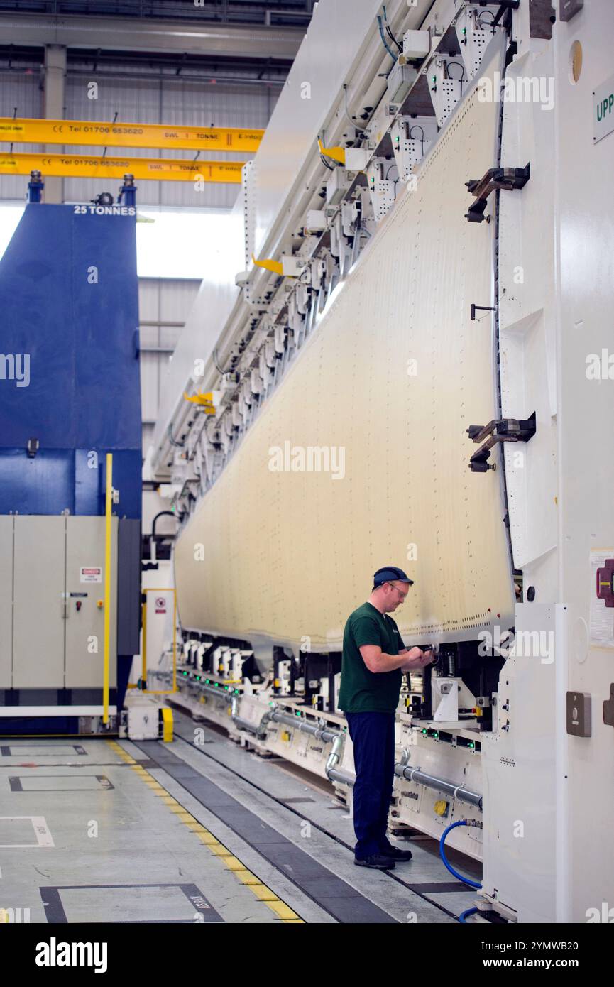 Am Airbus-Standort in Filton Bristol, wo das Militärflugzeug A400M und das zivile Flugzeug A350 montiert werden Stockfoto