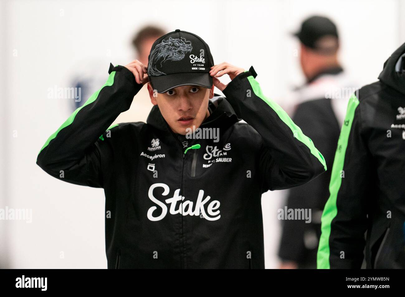 Las Vegas, Usa. November 2024. Der chinesische Formel-1-Pilot Guanyu Zhou vom Stake F1 Team wird am Freitag, den 22. November 2024, auf dem Las Vegas Strip Circuit in Las Vegas für den Formel-1-Grand Prix qualifiziert. Foto: Greg Nash/UPI Credit: UPI/Alamy Live News Stockfoto