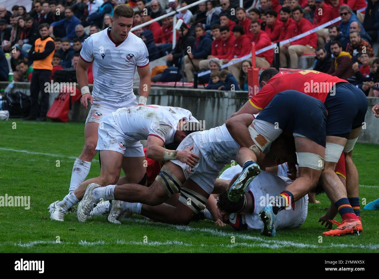 Spieler in Aktion während des Freundschaftsspiels zwischen der spanischen und der US-amerikanischen Nationalmannschaft im Estadio Nacional Complutense in Madrid N Stockfoto