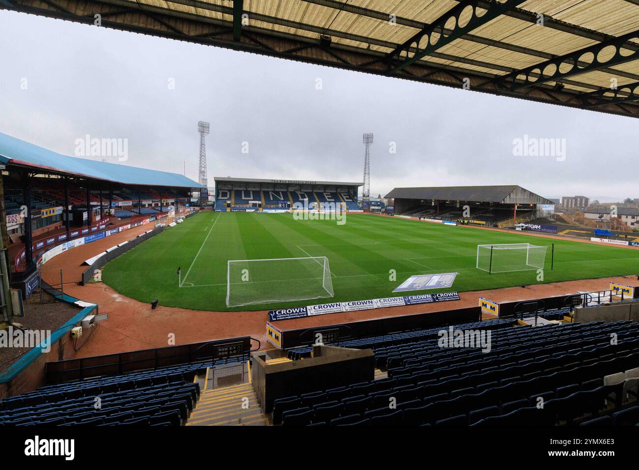 Dens Park, Dundee, Großbritannien. November 2024. Scottish Premiership Football, Dundee gegen Hibernian; das Scot Foam Stadium, Heimstadion von Dundee Credit: Action Plus Sports/Alamy Live News Stockfoto