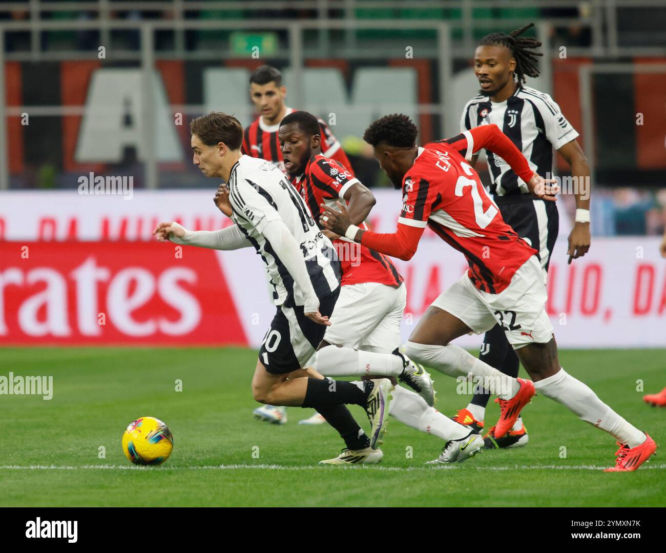 Mailand, Italien. November 2024. Kenan Yildiz von Juventus FC während der italienischen Serie A, Fußballspiel zwischen AC Milan und Juventus FC am 23. November 2024 im San Siro Stadion, Mailand, Italien Credit: Nderim Kaceli/Alamy Live News Stockfoto