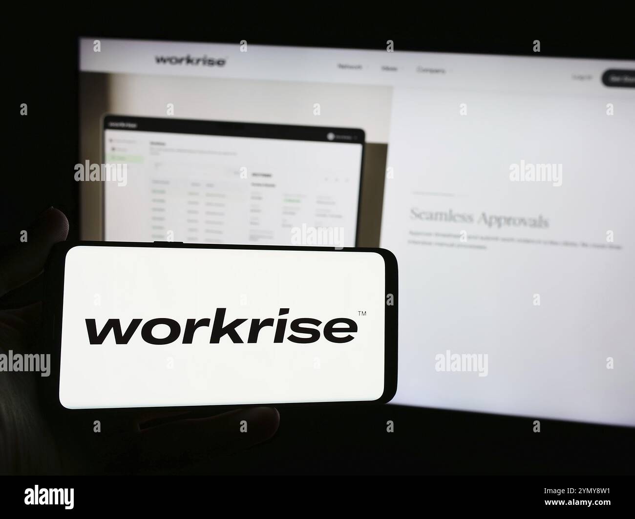 Stuttgart, Deutschland, 14.06.2024: Person, die ein Smartphone mit dem Logo des US-Softwareunternehmens Workrise Technologies Inc. Vor der Website hält. Konzentrieren Sie sich auf den ph-Wert Stockfoto