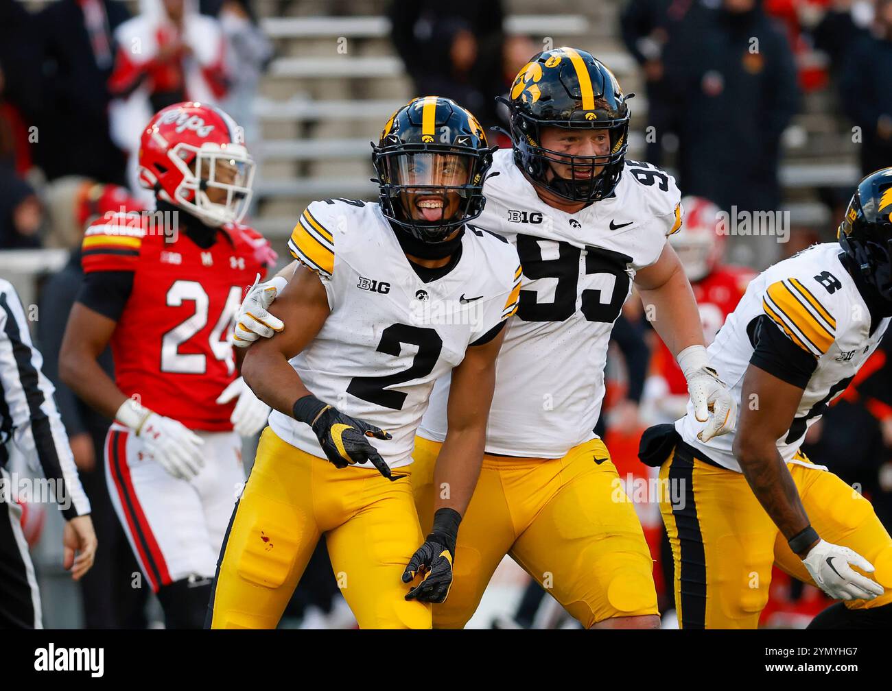 College Park MD, USA. November 2024. Iowa Hawkeyes DB #2 TJ Hall feiert eine Interception während eines NCAA-Fußballspiels zwischen den University of Maryland Terrapins und Iowa Hawkeyes im SECU Stadium im College Park MD Justin Cooper/CSM/Alamy Live News Stockfoto