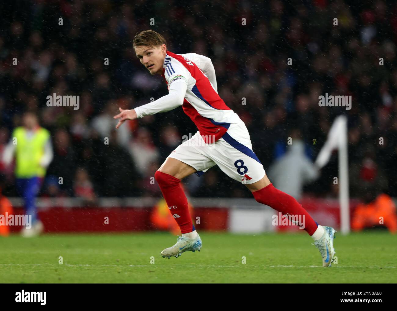 London, Großbritannien. November 2024. Martin Odegaard (A) beim Spiel Arsenal gegen Nottingham Forest EPL am 23. November 2024 im Emirates Stadium, London, UK. Quelle: Paul Marriott/Alamy Live News Stockfoto