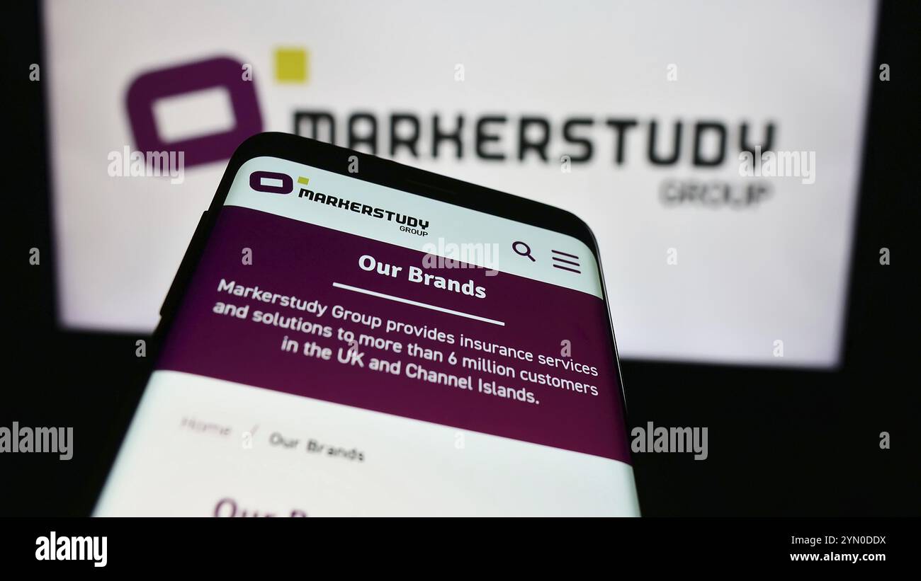 Stuttgart, 27.06.2024: Mobiltelefon mit Website der britischen Versicherungsgesellschaft Markerstudy Group Limited vor dem Firmenlogo. Konzentrieren Sie sich auf t Stockfoto