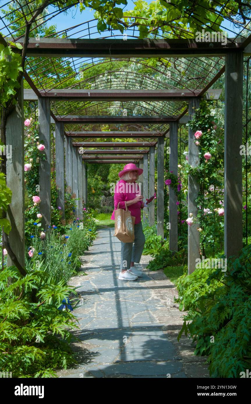 Heronswood ist ein Herrenhaus und Garten aus dem 19. Jahrhundert im gotischen Stil außerhalb von Melbourne. Die Besitzer arbeiten an der Erhaltung der erhaltenen Pflanzensorten. Stockfoto