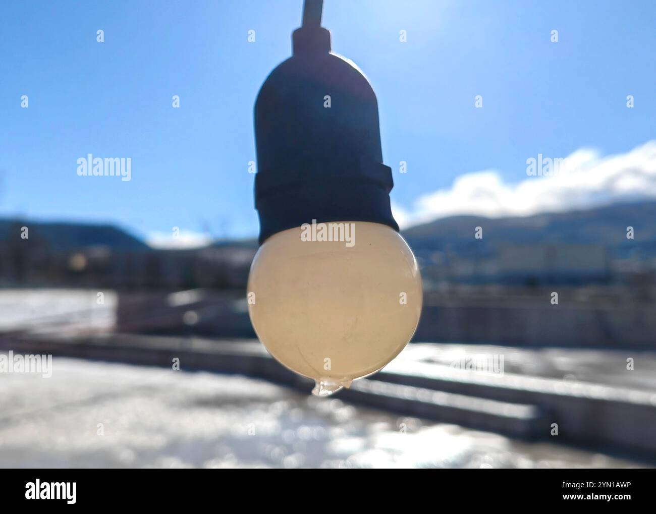 Frozen Glow: Winter's Silent Arrival Stockfoto