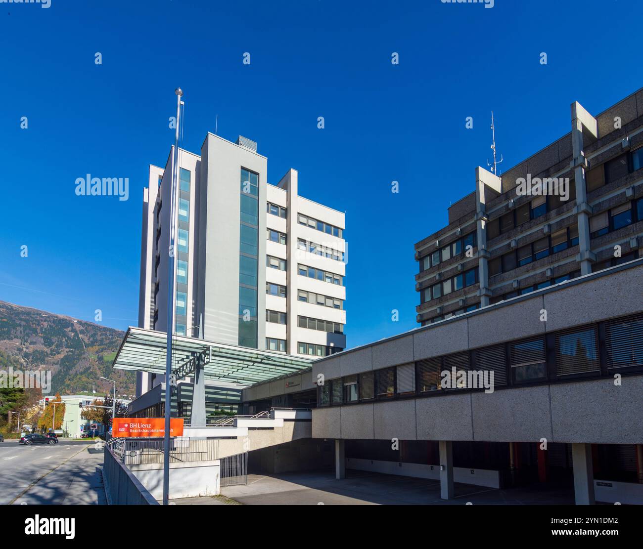 Lienz: Bezirkshauptmannschaft Lienz in Osttirol, Osttirol, Tirol, Österreich Stockfoto