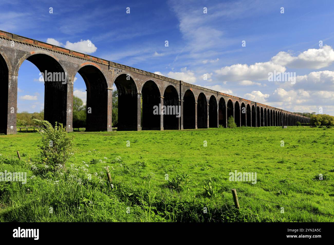 Das Harringworth Railway Viadukt; River Welland Valley; Harringworth Village, Northamptonshire, England Stockfoto