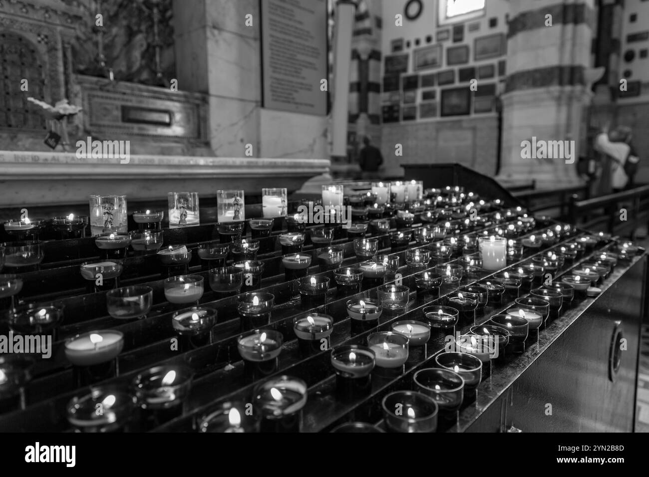 Notre-Dame de la Garde oder la Bonne Mere ist eine katholische Basilika in Marseille, Frankreich, und das bekannteste Symbol der Stadt. Stockfoto