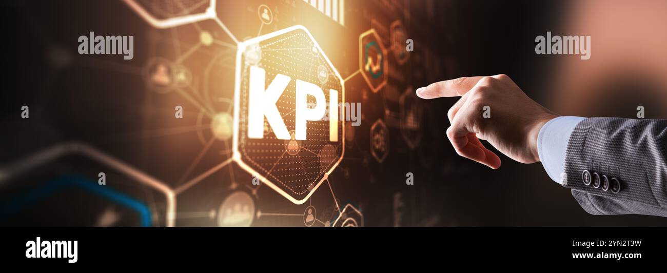 Leistungsindikator. KPI. Geschäftsmann bietet KPI-Erfolgskonzeption Stockfoto