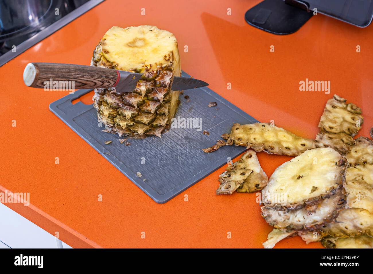 Bromelain, ein Enzym in Ananas, hilft beim Abbau von Proteinen und verbessert die Verdauung Stockfoto