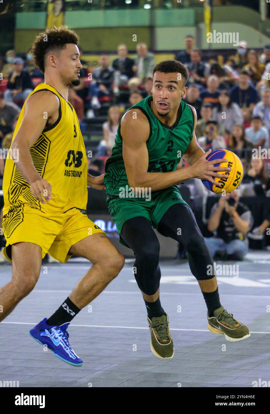 24. November 2024, Hong Kong, SAR, China: Amsterdam gewinnt das FIBA World Tour Final 3 x 3 Basketball im Victoria Park Hongkong. Amsterdam wettete Paris mit einem zwei-Pointer-Korb während der Extrazeit des plötzlichen Todes im Finale. Paul Djoko in Aktion für Paris. (Kreditbild: © Jayne Russell/ZUMA Press Wire) NUR REDAKTIONELLE VERWENDUNG! Nicht für kommerzielle ZWECKE! Stockfoto