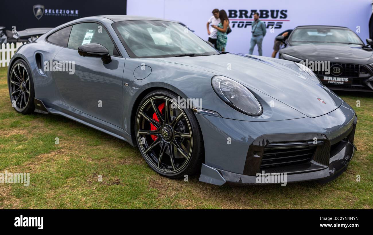 BRABUS - 2024 Porsche 911 Turbo S, ausgestellt auf der Salon Privé Concours d’Elégance Motorshow im Schloss Blenheim. Stockfoto