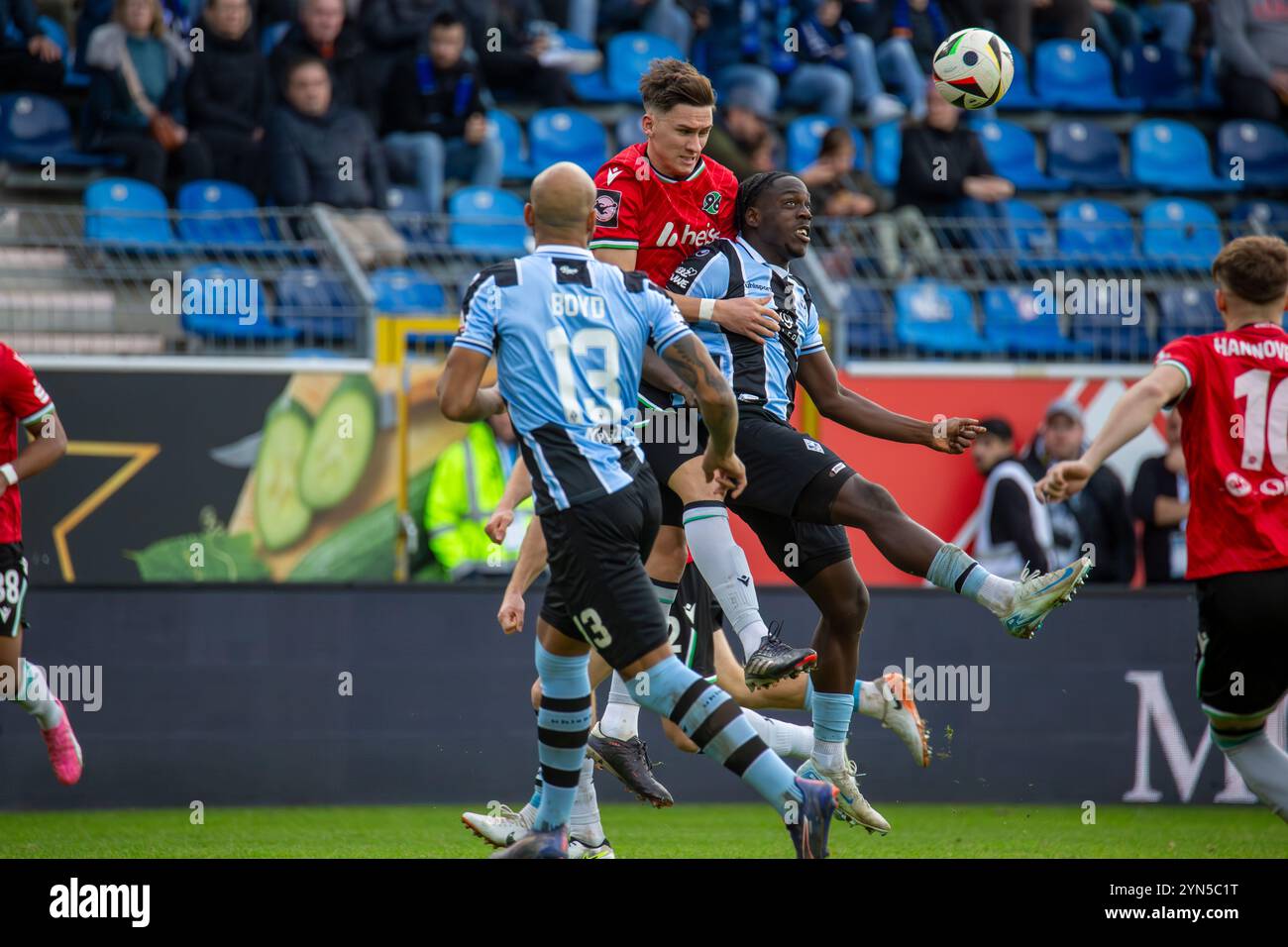 Fußball 3. Liga, Saison 2024/25, 15. Spieltag: Waldhof Mannheim gegen Hannover 96 II Stockfoto