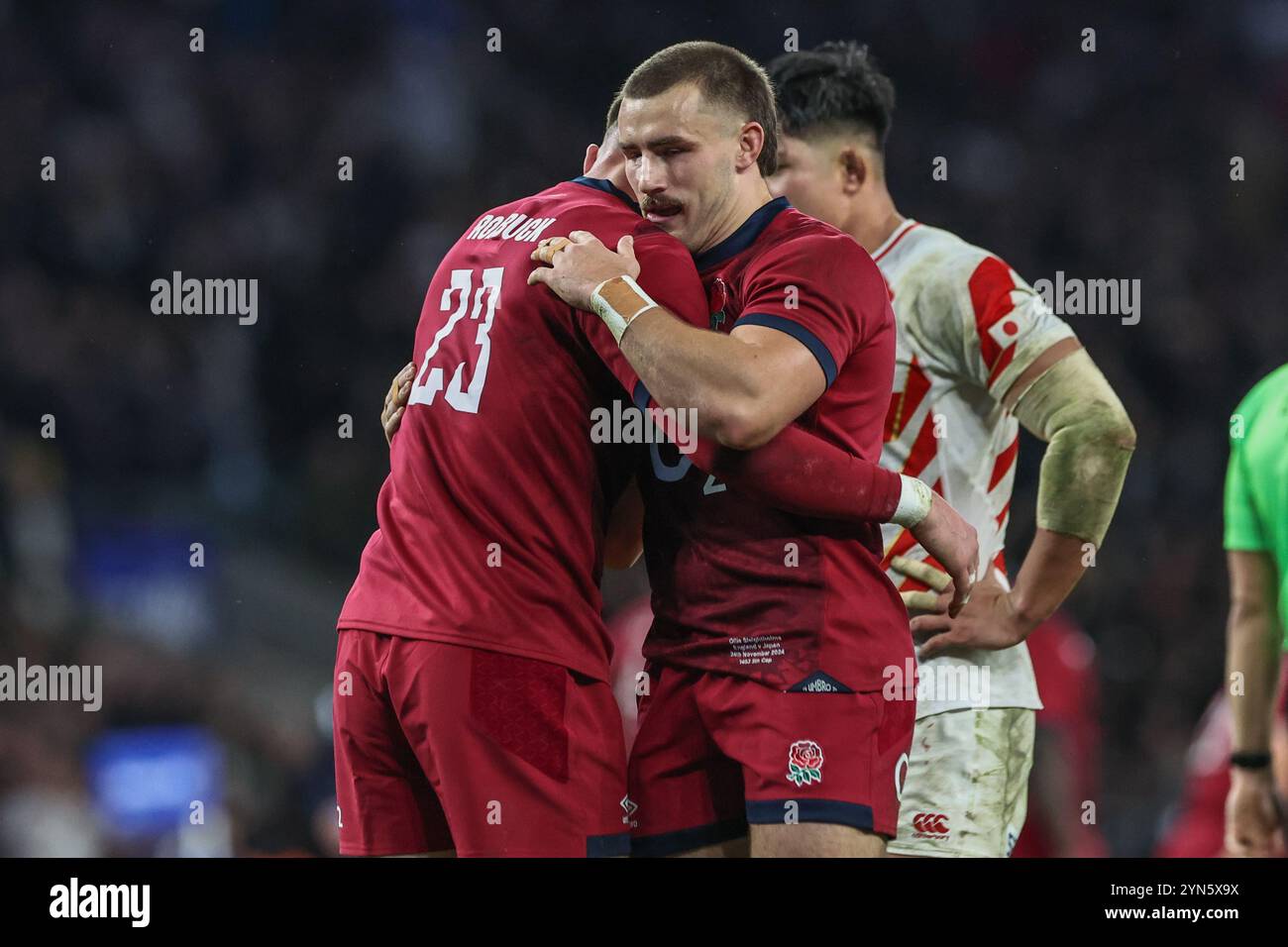 Tom Roebuck aus England feiert seinen Versuch während des Autumn Nations Series Matches England gegen Japan im Allianz Stadium, Twickenham, Großbritannien, 24. November 2024 (Foto: Mark Cosgrove/News Images) Stockfoto