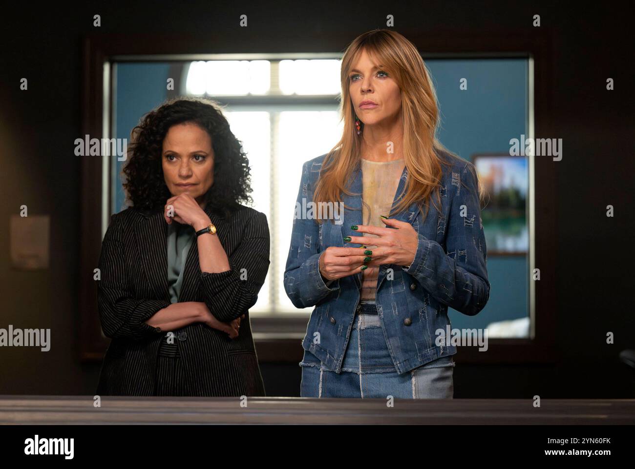 JUDY REYES und KAITLYN OLSON in HIGH POTENTIAL (2024), Regie: REBECCA ASHER. Beschreibung: ABC Signature / Goddard Textiles / Album Stockfoto